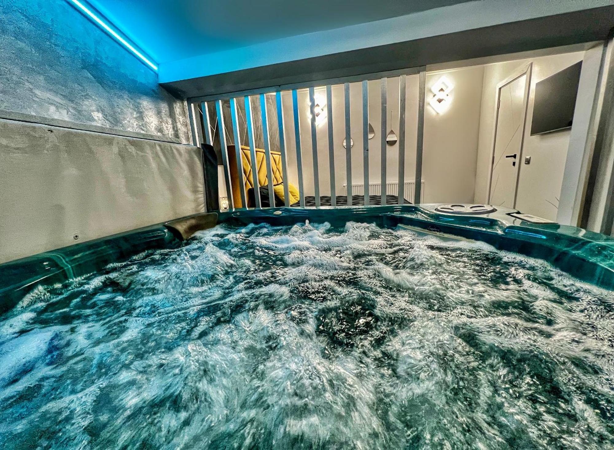 Luxor - Jacuzzi&Cozy Apartments Sibiu Exterior photo