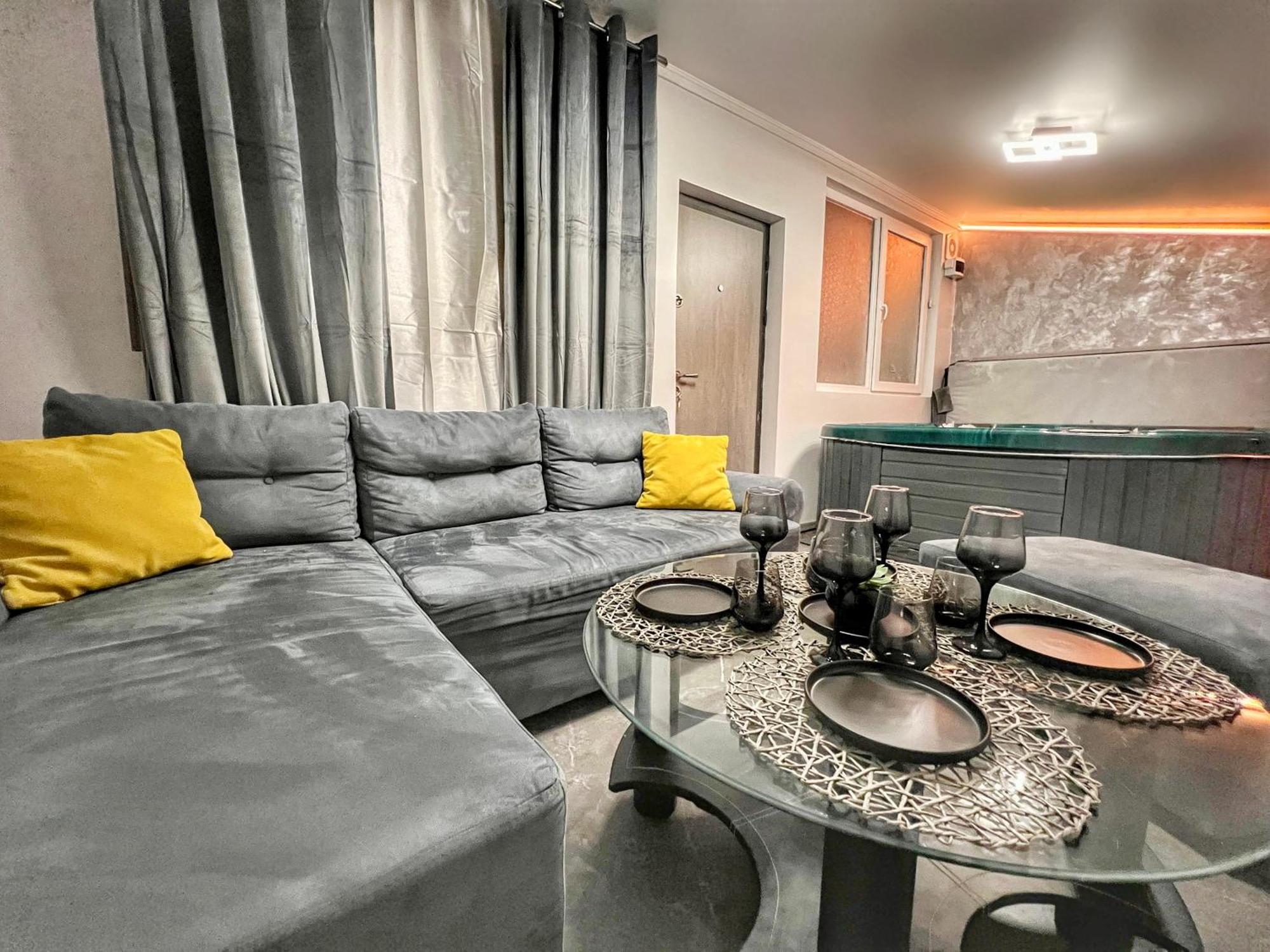 Luxor - Jacuzzi&Cozy Apartments Sibiu Exterior photo